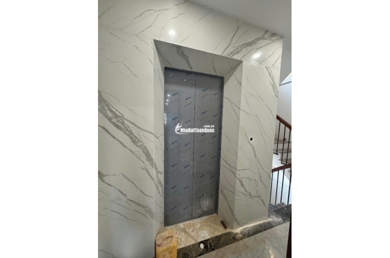 Bán nhà phân lô Ngọc Thụy 50m², 6 tầng thang máy, gara ô tô – gần Trường Quốc tế, giá 11.2 tỷ